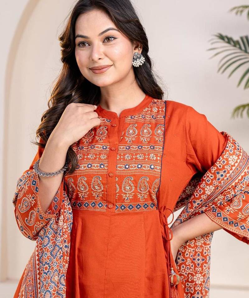 Women's Premium Cotton Fla Kurta Pant & Printed Malmal Dupatta Set