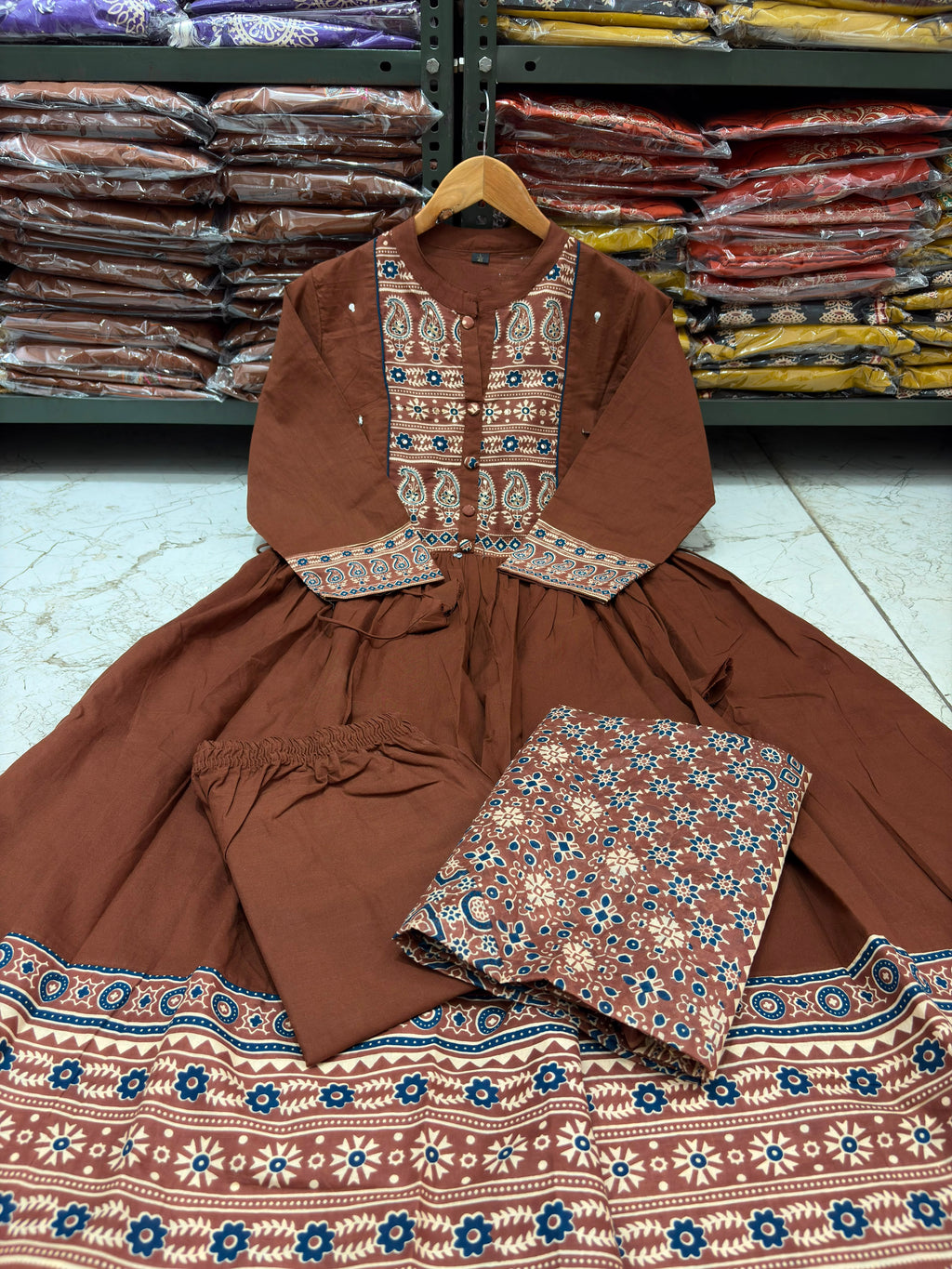 Women's Premium Cotton Fla Kurta Pant & Printed Malmal Dupatta Set