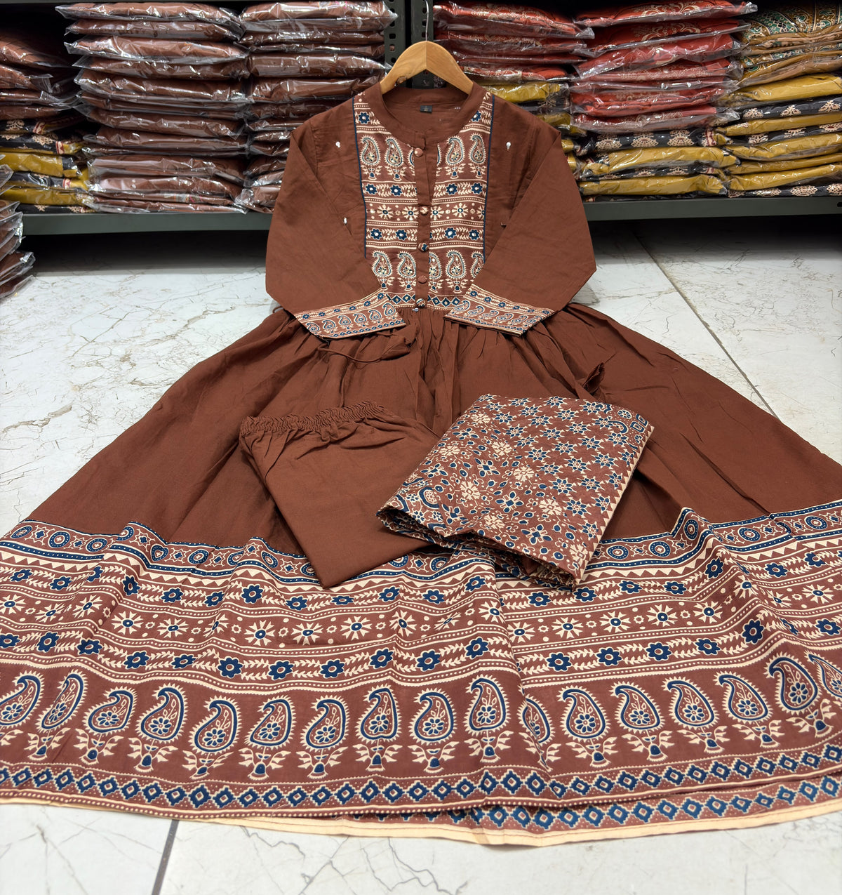 Women's Premium Cotton Fla Kurta Pant & Printed Malmal Dupatta Set