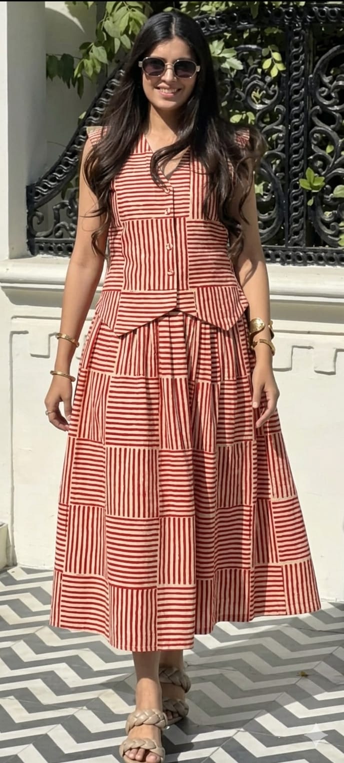 Women Printed Cotton Top And Skirt Set