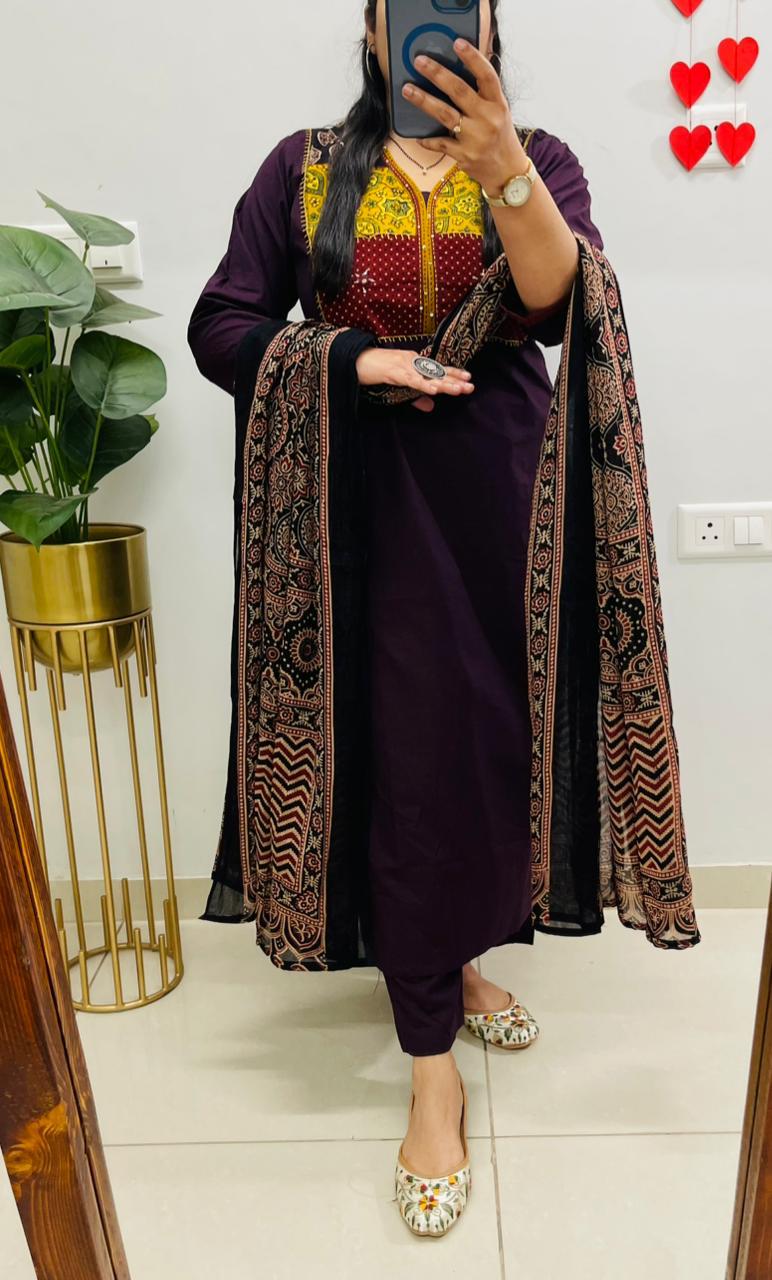 Women Printed Cotton Kurta Pant Dupatta Set