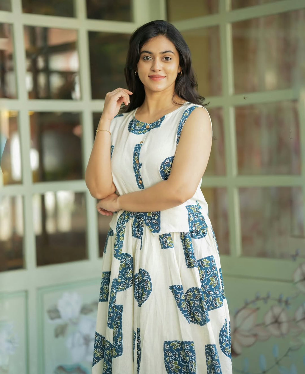 Women Stylish Cotton Co-Ord Set Sleeveless Button Detail Top with Printed Fla Skirt chic Ethnic Fusion Wear