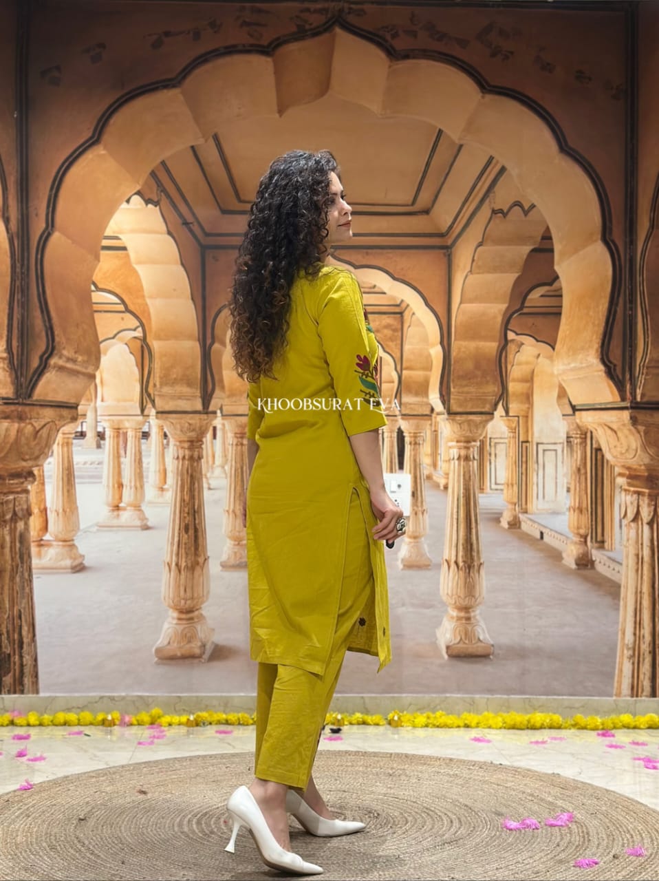 Elegant Embroidered Cotton Kurta and Pant Set — Two-Piece Aari Work Ensemble for Effortless Everyday Style