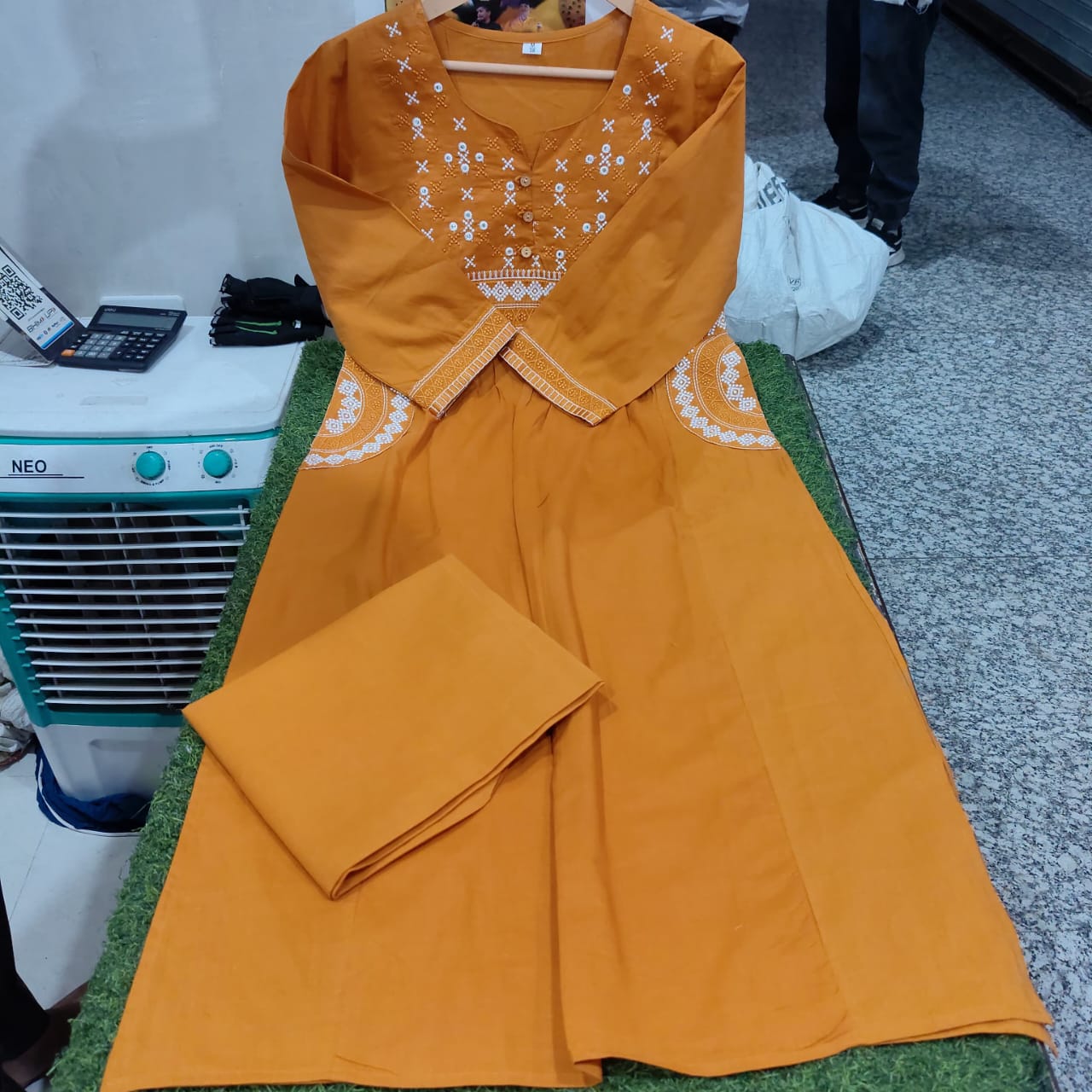 Women Premium Embroidered Dhabu Cotton Kurta Pant Set