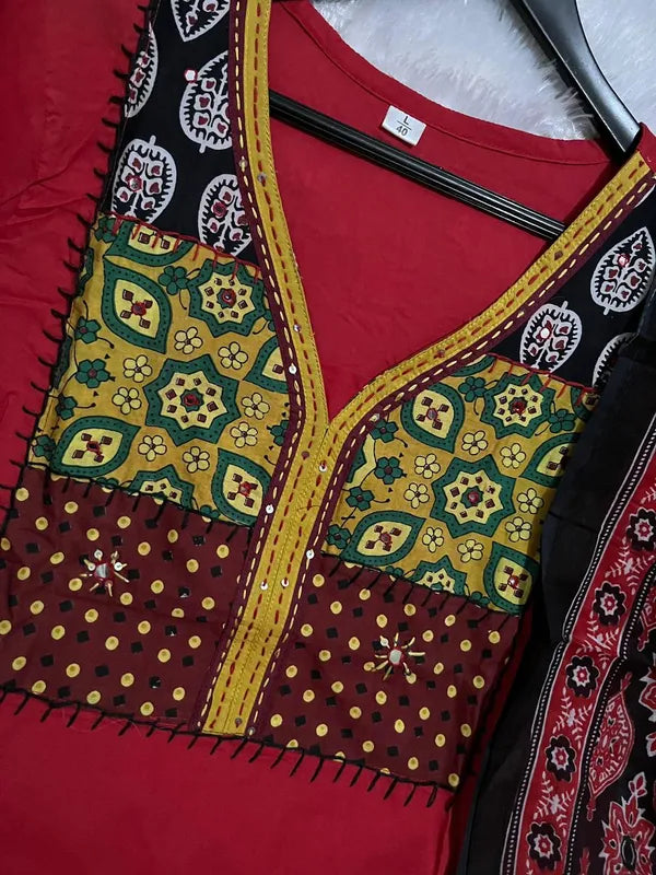 Women Printed Cotton Kurta Pant Dupatta Set