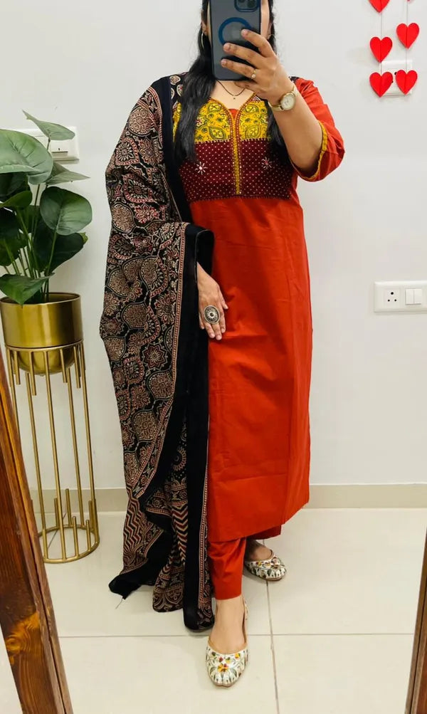 Women Printed Cotton Kurta Pant Dupatta Set