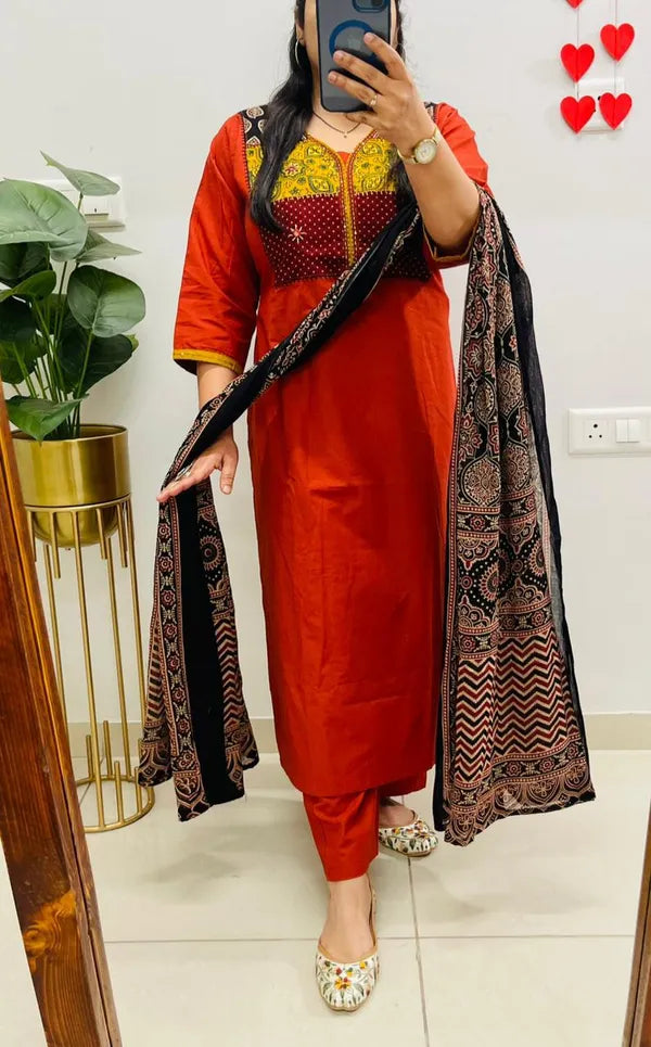 Women Printed Cotton Kurta Pant Dupatta Set