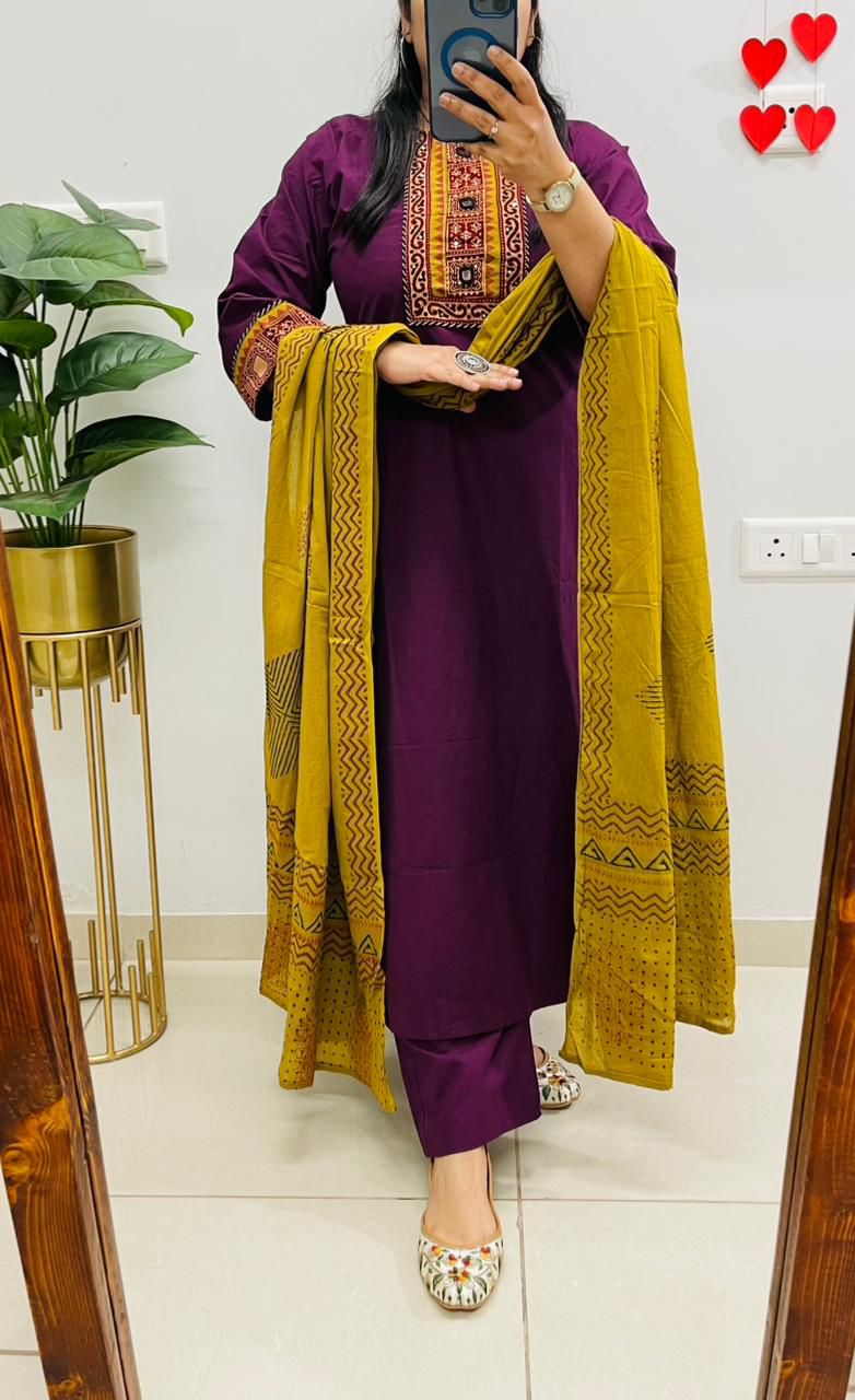 Women Printed Cotton Kurta Pant Dupatta Set