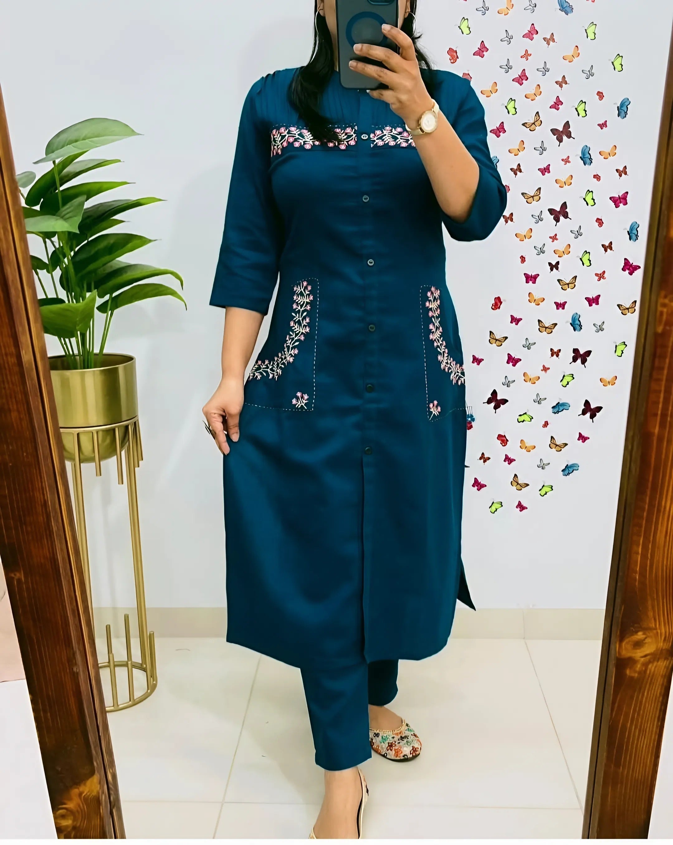Upgrade Your Office Wear with this Classy Embroidered Kurti & Trendy 2-Side Pocket Pant All-Day Comfort & Style!