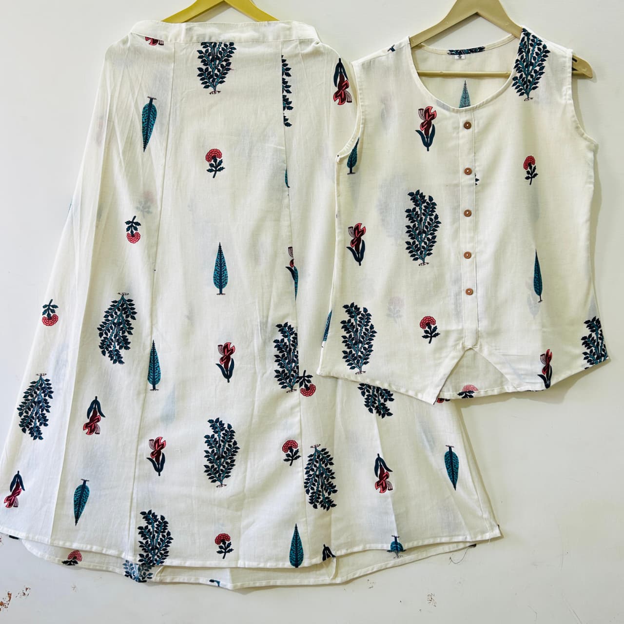 Women Printed Cotton Top And Skirt Set