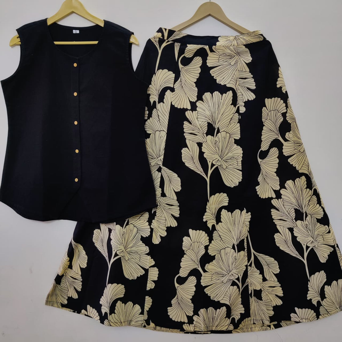 Women Printed Cotton Top And Skirt Set