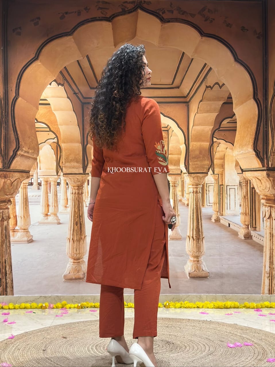 Elegant Embroidered Cotton Kurta and Pant Set — Two-Piece Aari Work Ensemble for Effortless Everyday Style