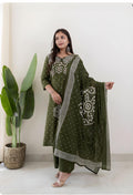 Women Premium Cotton Bandhani Print Kurta Pant Dupatta Set with Mirror and Kodi Work