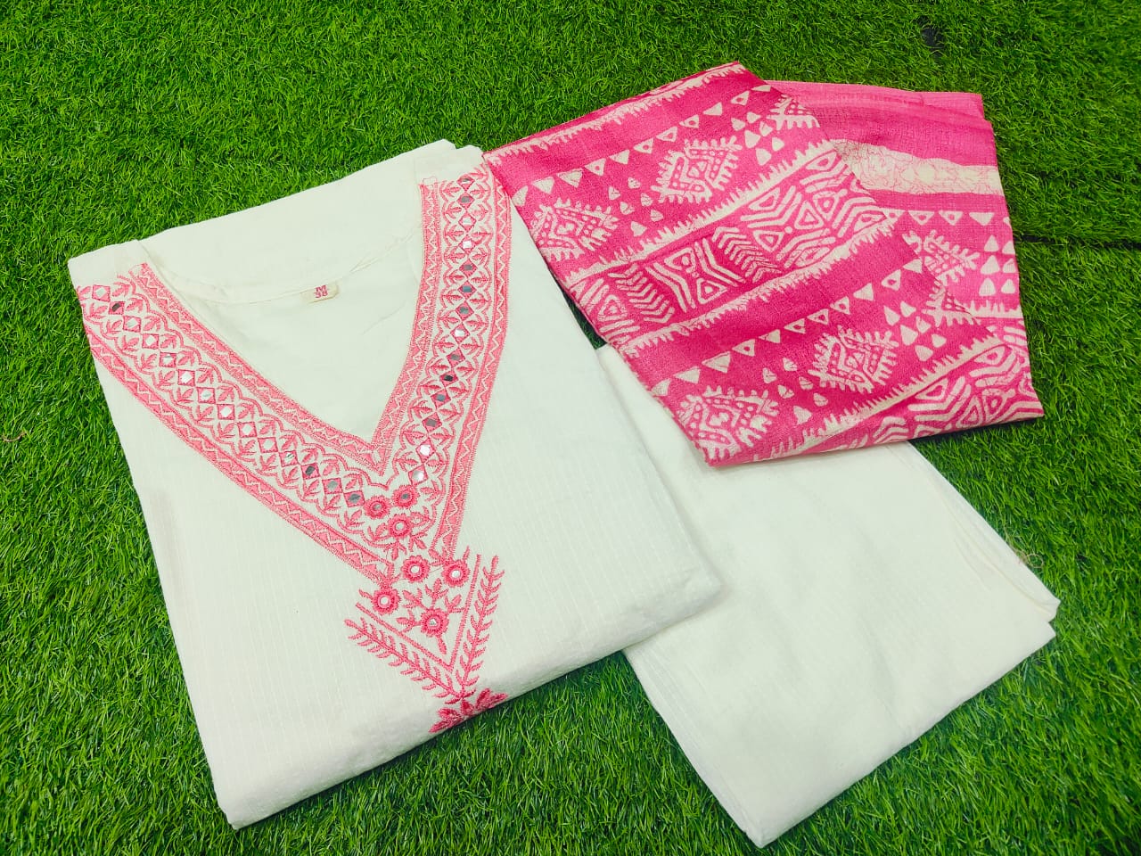 Pink Pure Katha Cotton Kurti Set With Exquisite Embroidery & Silk Dupatta