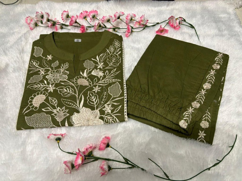 Women Premium Cotton Bandhani Print Kurta Pant Dupatta Set with Mirror and Kodi Work