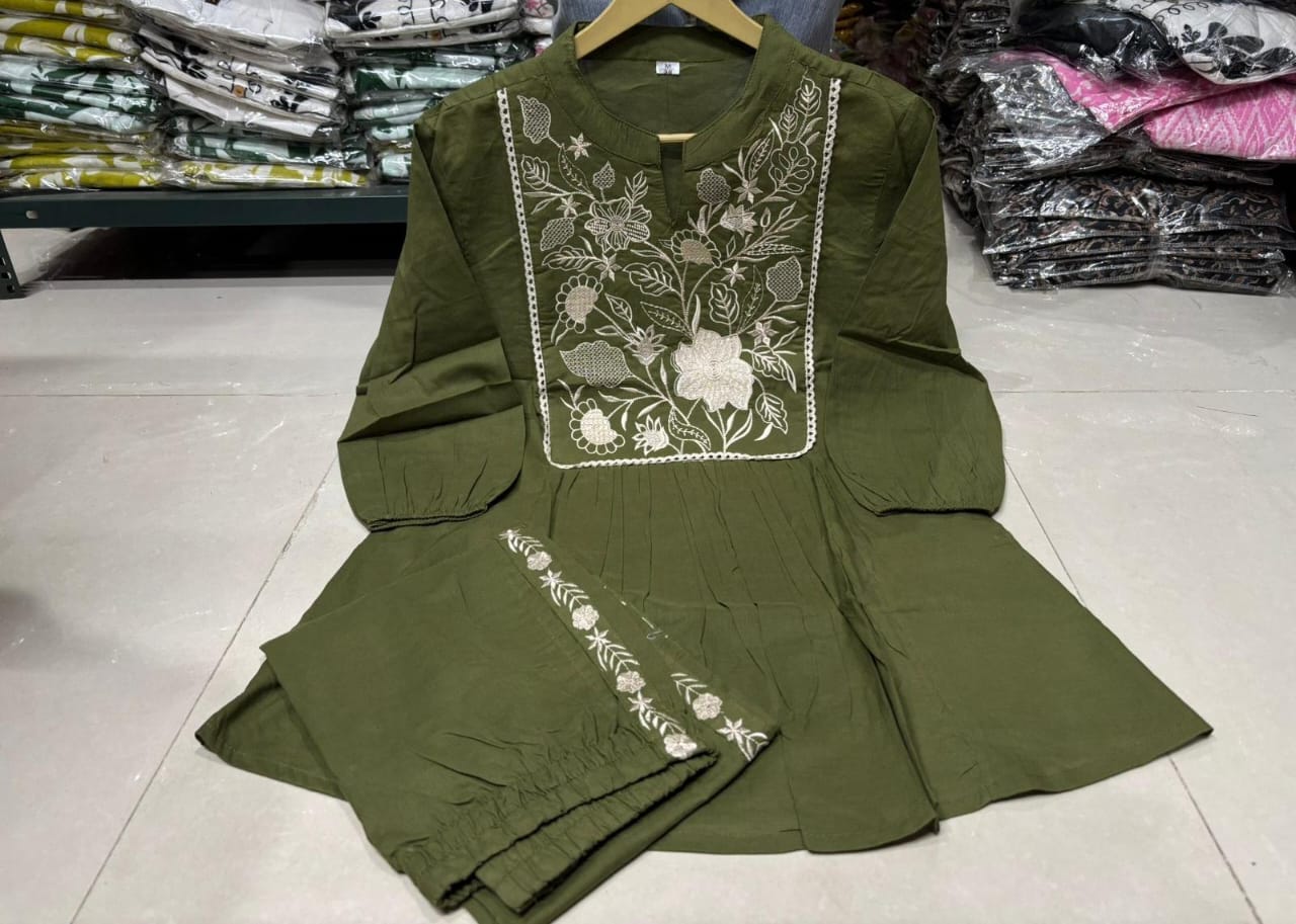 Women Premium Cotton Bandhani Print Kurta Pant Dupatta Set with Mirror and Kodi Work