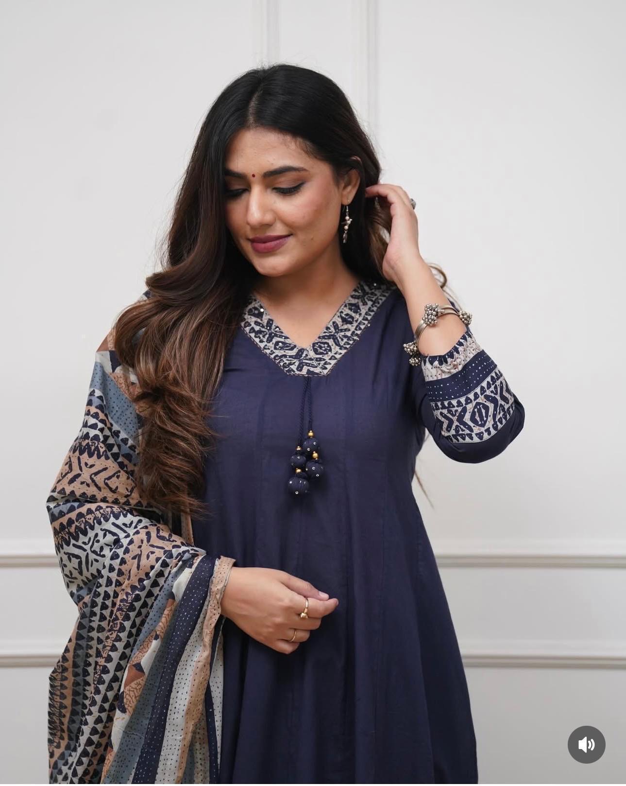 Women Premium Hand Work Anarkali Kurta Pant Dupatta Set